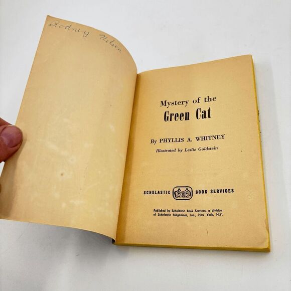 Mystery of the Green Cat by Phyllis A. Whitney 1962 Paperback Illustrated Book - Picture 3 of 5